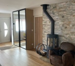 aménagement interieur dressing panneau miroir panneau chêne rustique